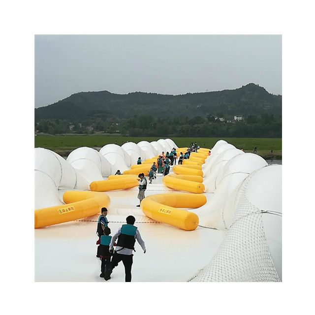 肃南蹦床桥农庄游乐场景区新的项目新款充气蹦床桥制作厂家热门